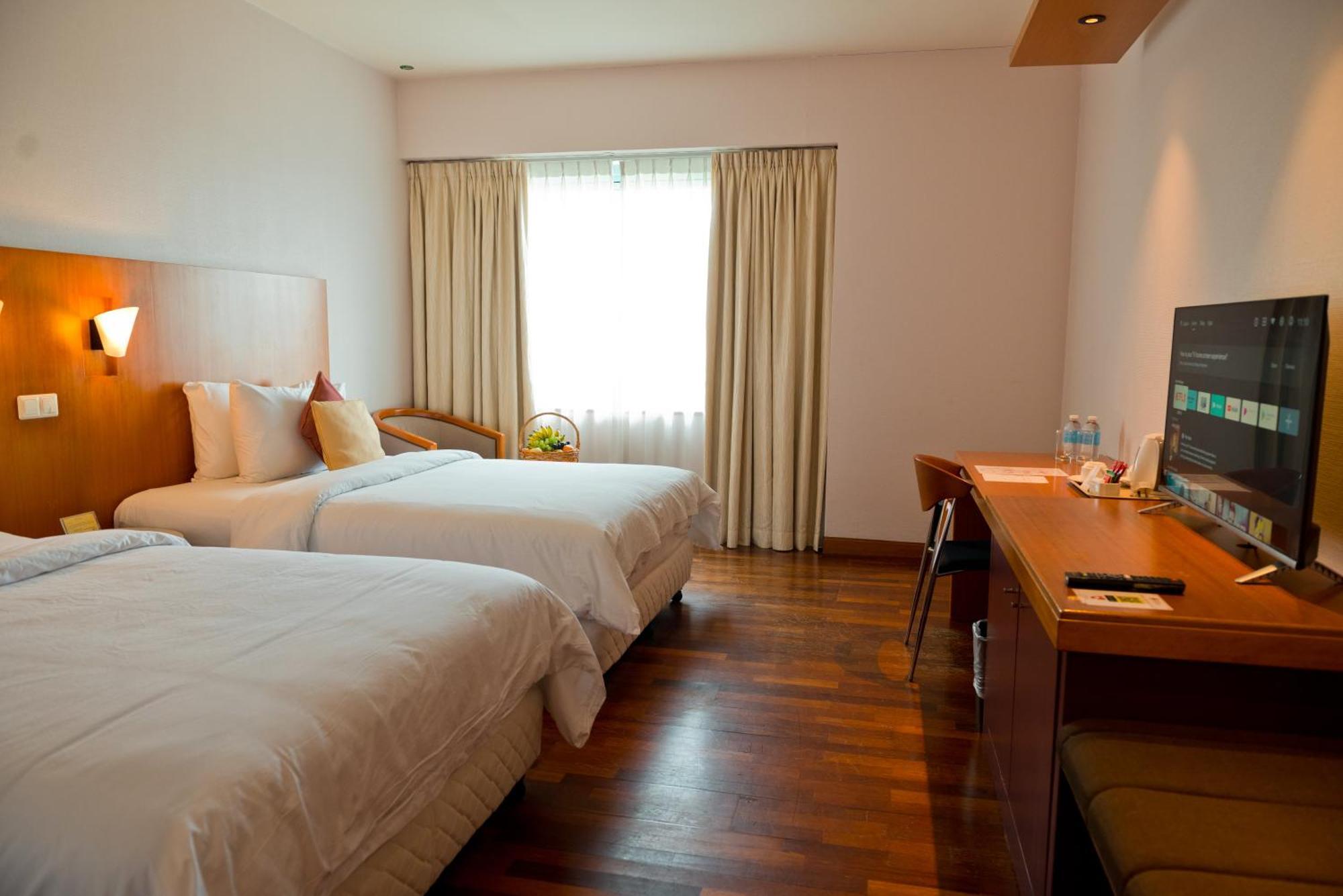 Parkcity Everly Hotel Bintulu Exteriör bild